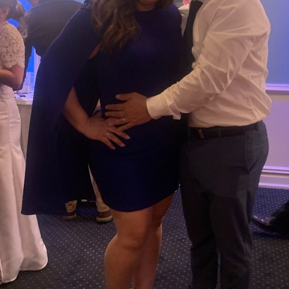 Decode Cape Dress - Picture 4 of 4